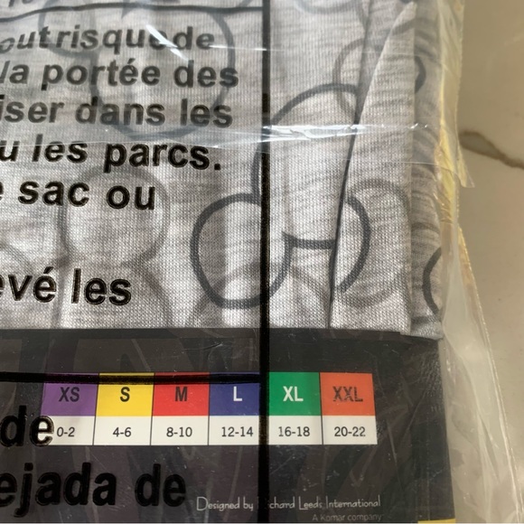 NWT Disney 2 Piece Top and Shorts Pajama Set PJs with Pockets Mickey Mouse - Picture 5 of 6